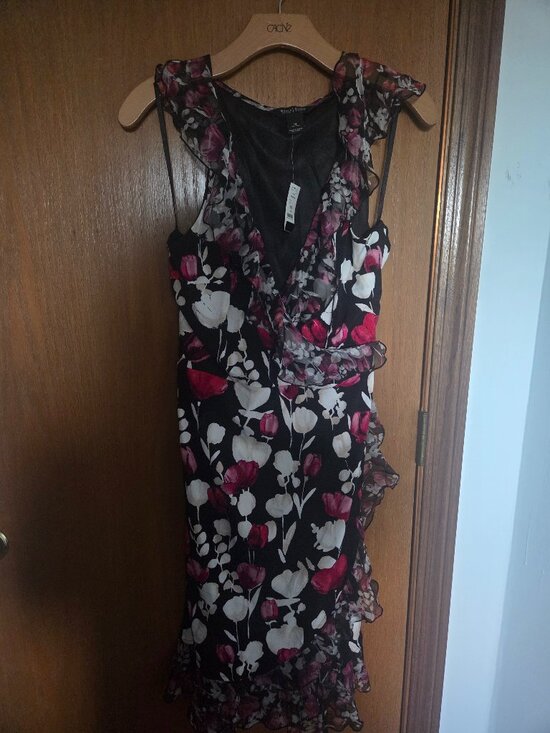 White House Black Market Dresses & Skirts - White house black market dress size 14